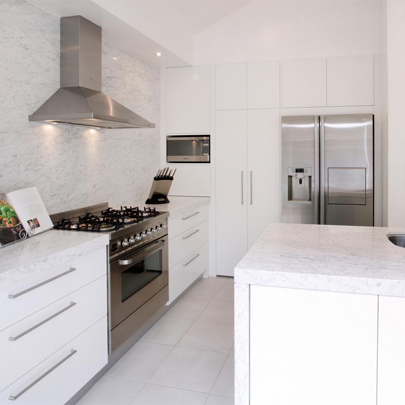 Apronte para montar armários de cozinha modernos baratos do armário de Matte White Plain Lacquer Kitchen dos projetos simples