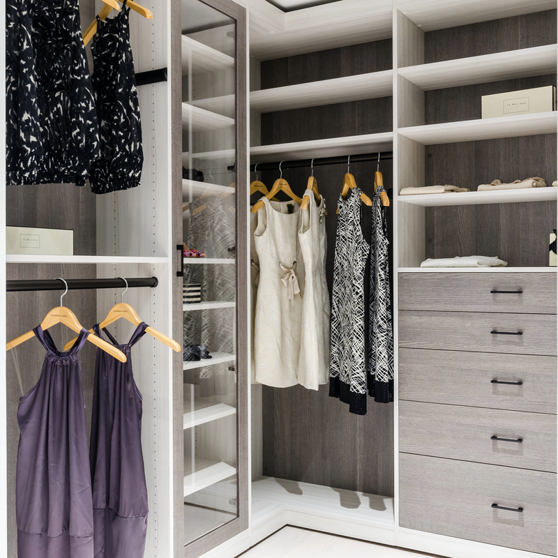 U dá forma à caminhada de madeira de Matte Grey Melamine Walk Through Wardrobe no armazenamento da veste