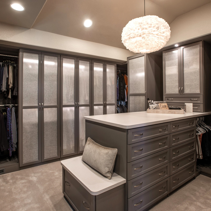 Grey Black Solid Wood Walk clássico montado no organizador Wardrobe Box Shelf do armário