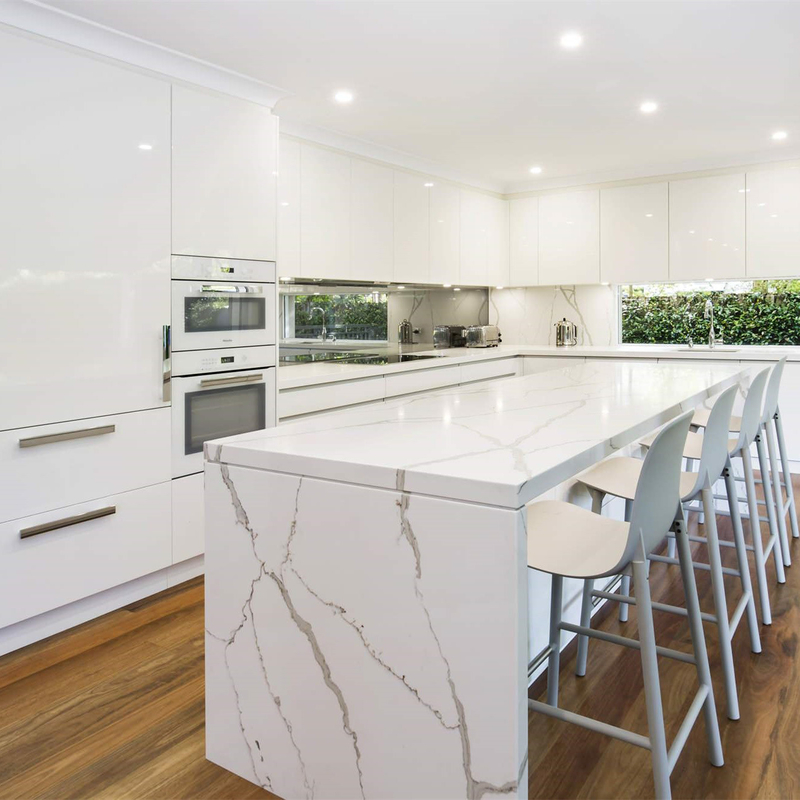 Armário de cozinha em laca branca de alto brilho em forma de L com ilha organizada Lazy Susan