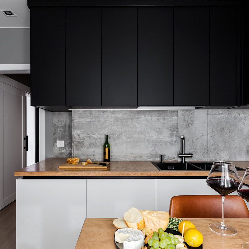 Armário de cozinha de tela plana preto e branco laca fosca tudo em um com mãos