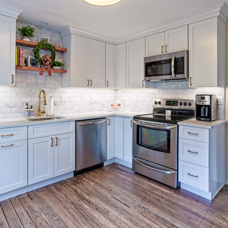 Mobiliário de apartamento moderno americano popular em forma de L Armário de cozinha de folha de alumínio branco Shaker conjunto completo