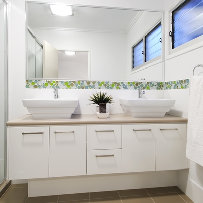 Armário de banheiro liso branco da melamina de Matte Wall Mounted Bathroom Vanity com quartzo